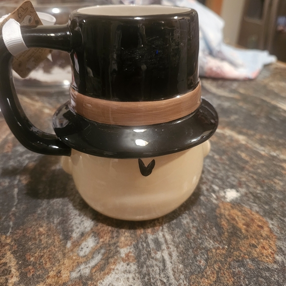 Rae Dunn Peanuts Snoopy CHARLIE BROWN Mug Pilgrim Hat Thanksgiving NEW - Picture 5 of 5